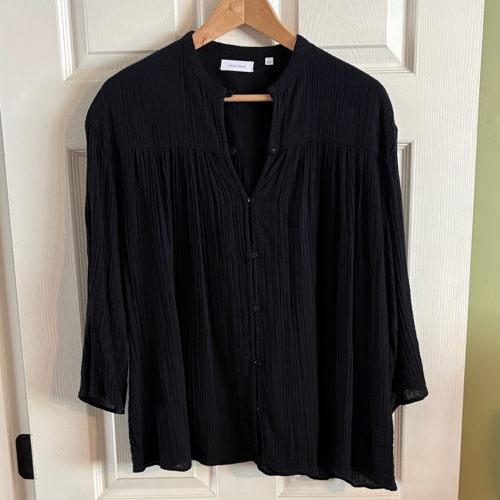 Little Moon Aritzia black gauze top S/M